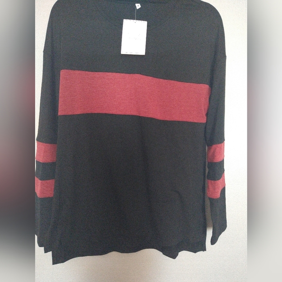 Women's black tunic with split side, new with tags. Size M. - Picture 3 of 5